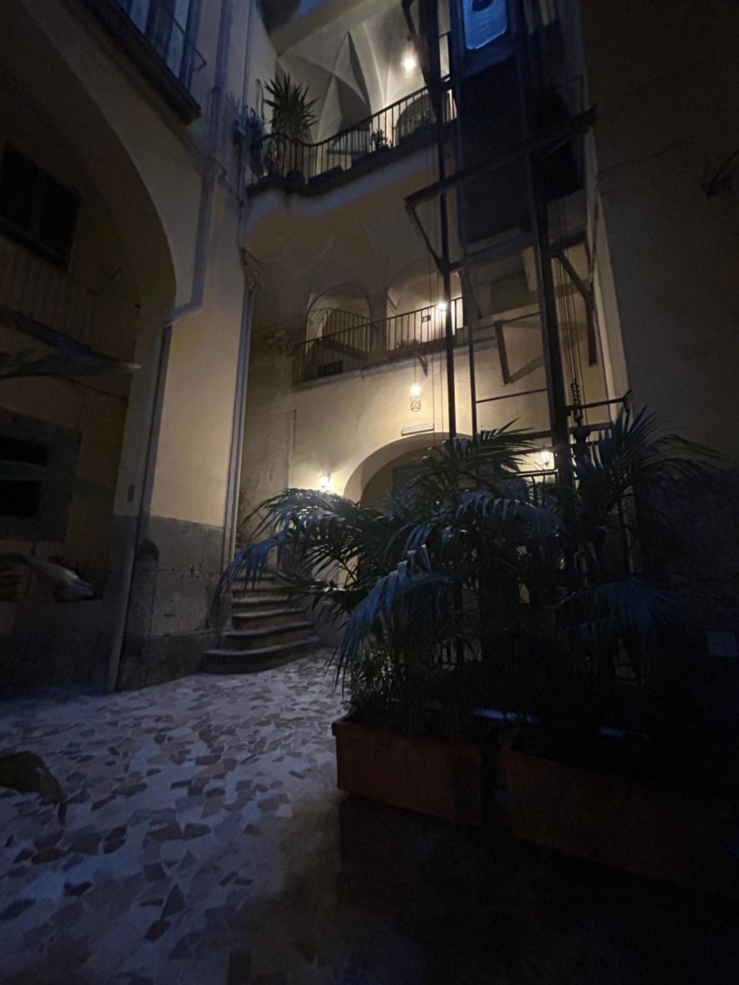 Anni Apartment Chiaia Napoli Dış mekan fotoğraf